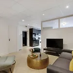 Beautiful apartment 4P/1BR Champs Elysées