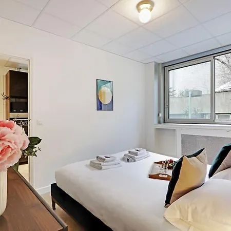 Appartamento Beautiful 4p/1br Champs Elysées Parigi