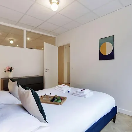 Beautiful 4p/1br Champs Elysees Apartment